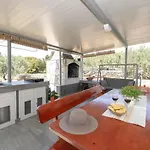Сasa de vacaciones House Roza