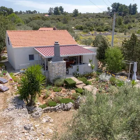Сasa de vacaciones House Roza