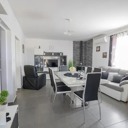 House Roza