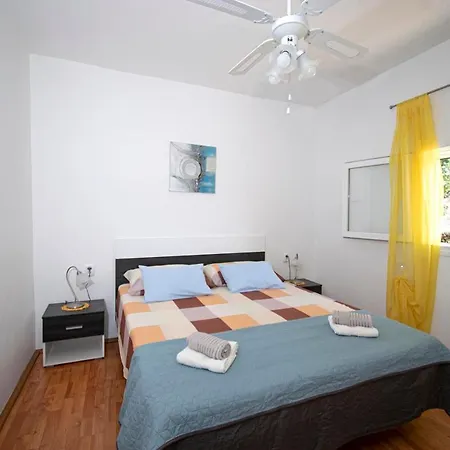 House Roza Vela Luka