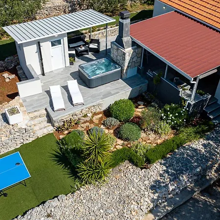 Feriehus House Roza