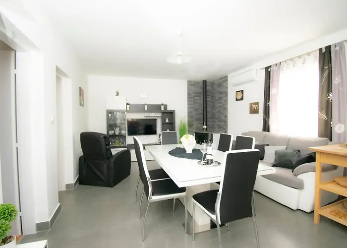 Holiday home House Roza *